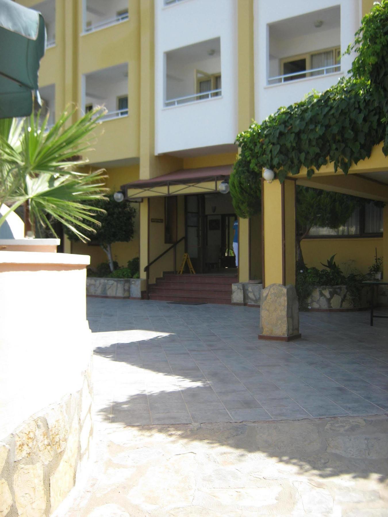 Oya Apartments Kusadası Exterior foto
